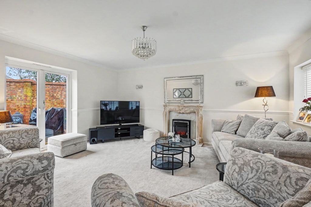 Property photo 2 of 16 4720585