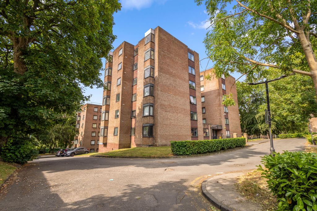 Property photo 1 of 11 Flat 86, Benwell Close, Benwell Grange, Newcastle Upon Tyne, Ne15 6Rz