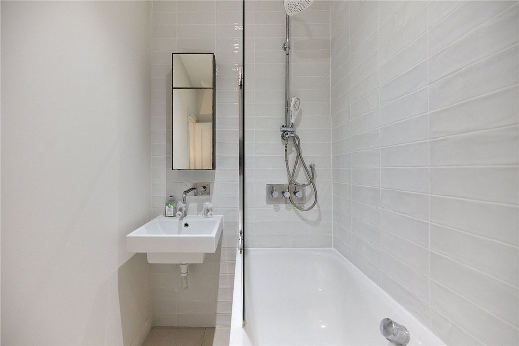 Property photo 2 of 8 Bathroom