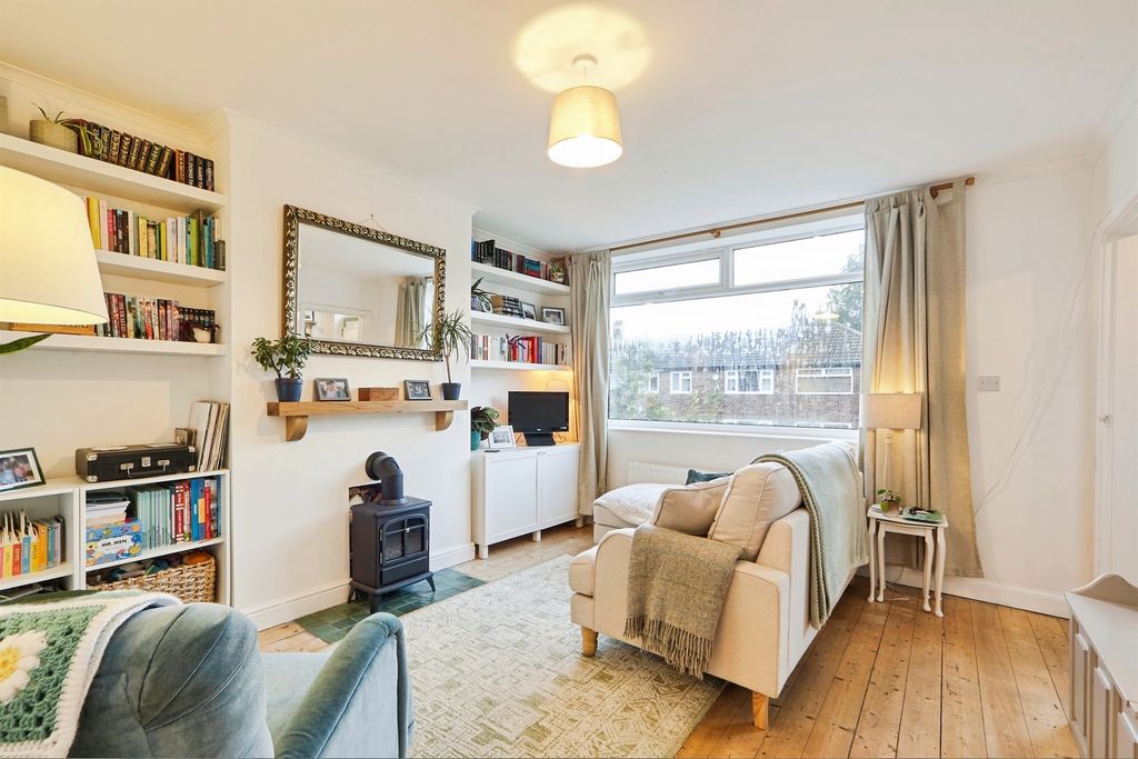 Property photo 2 of 17