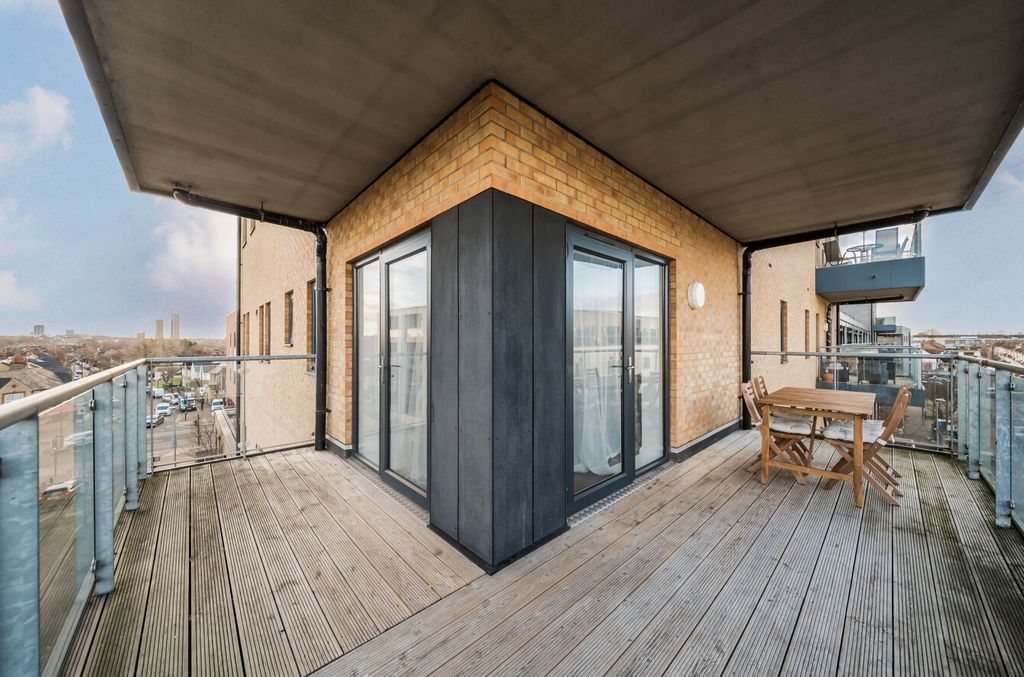 Property photo 2 of 9