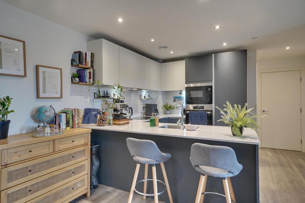 Property photo 3 of 20 Kitchen