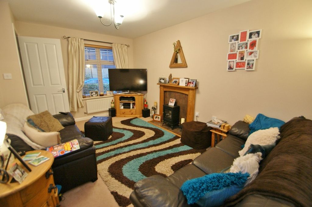 Property photo 2 of 7