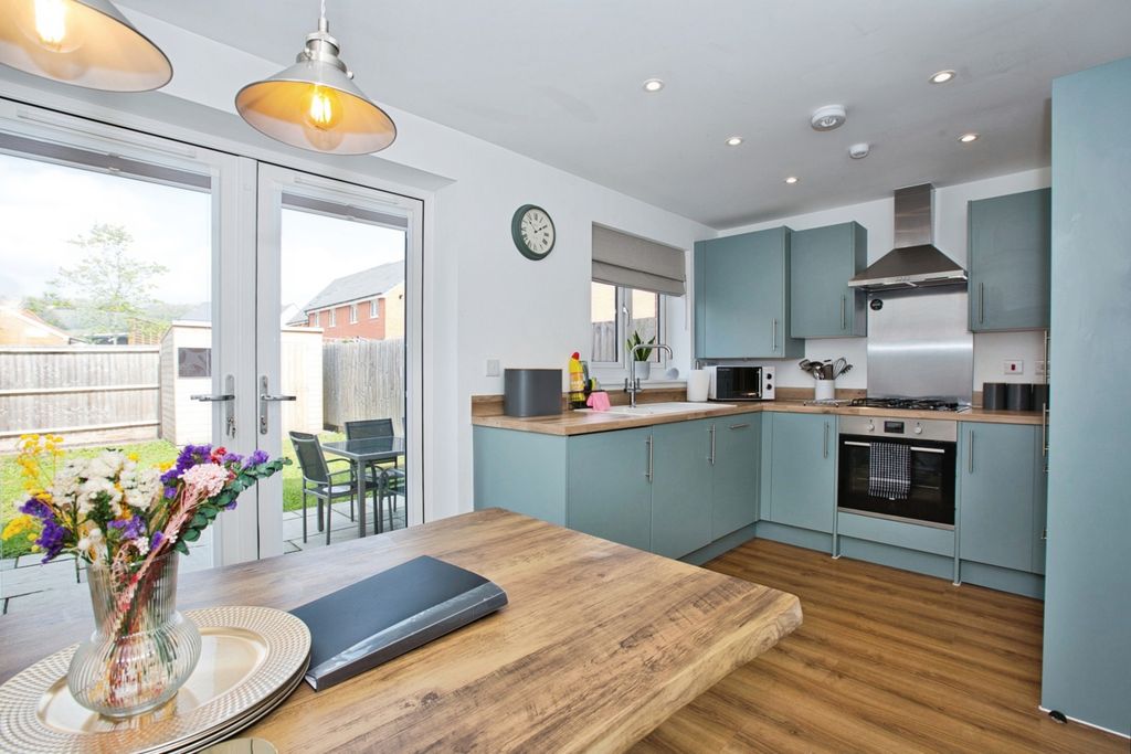 Property photo 3 of 17 Photo