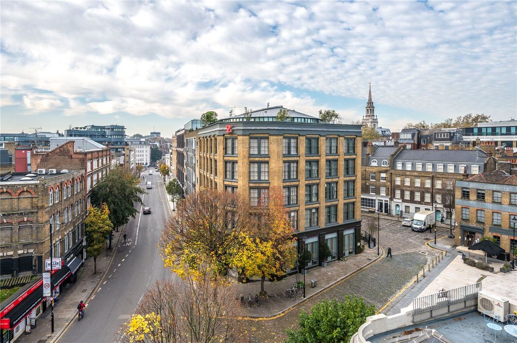 Property photo 2 of 15 View