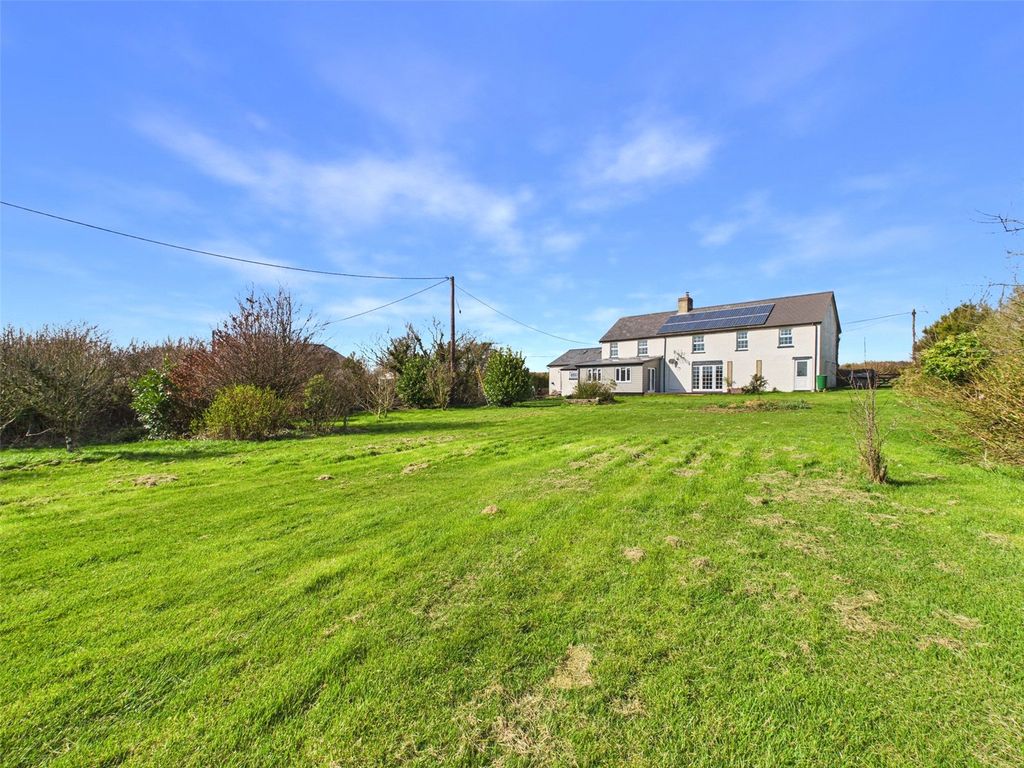 Property photo 2 of 28 Picture No. 39
