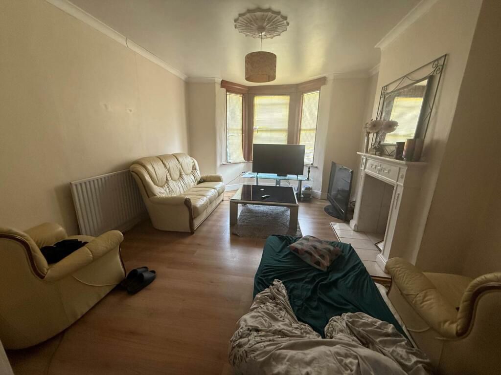 Property photo 2 of 12