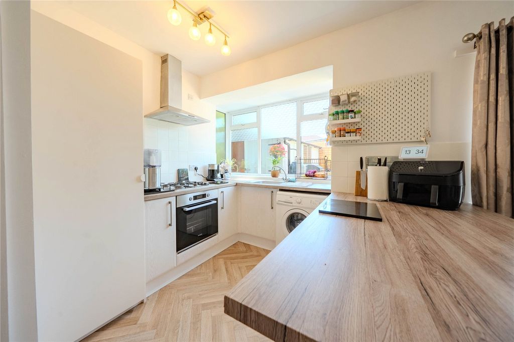 Property photo 2 of 17 Picture No. 01