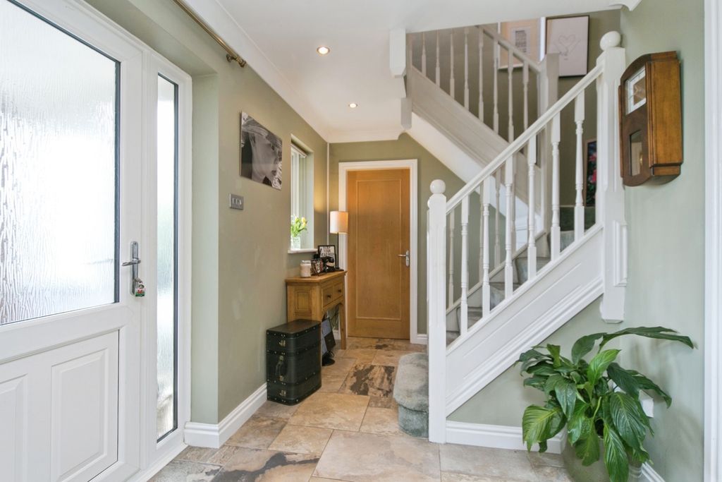 Property photo 2 of 24 Pbox-Img.Jpg