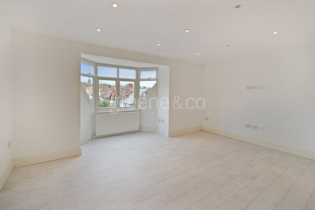 Property photo 3 of 11 2