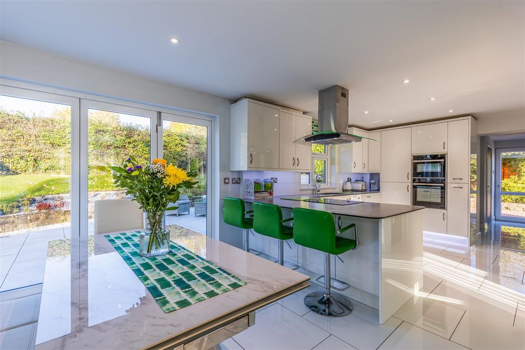 Property photo 2 of 28 Bx1A4899-Hdr-Edit.Jpg