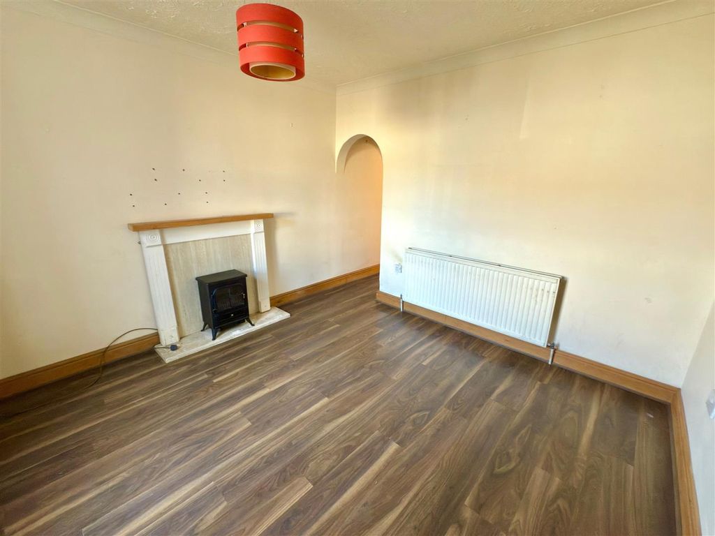 Property photo 3 of 17 Lounge.Jpg