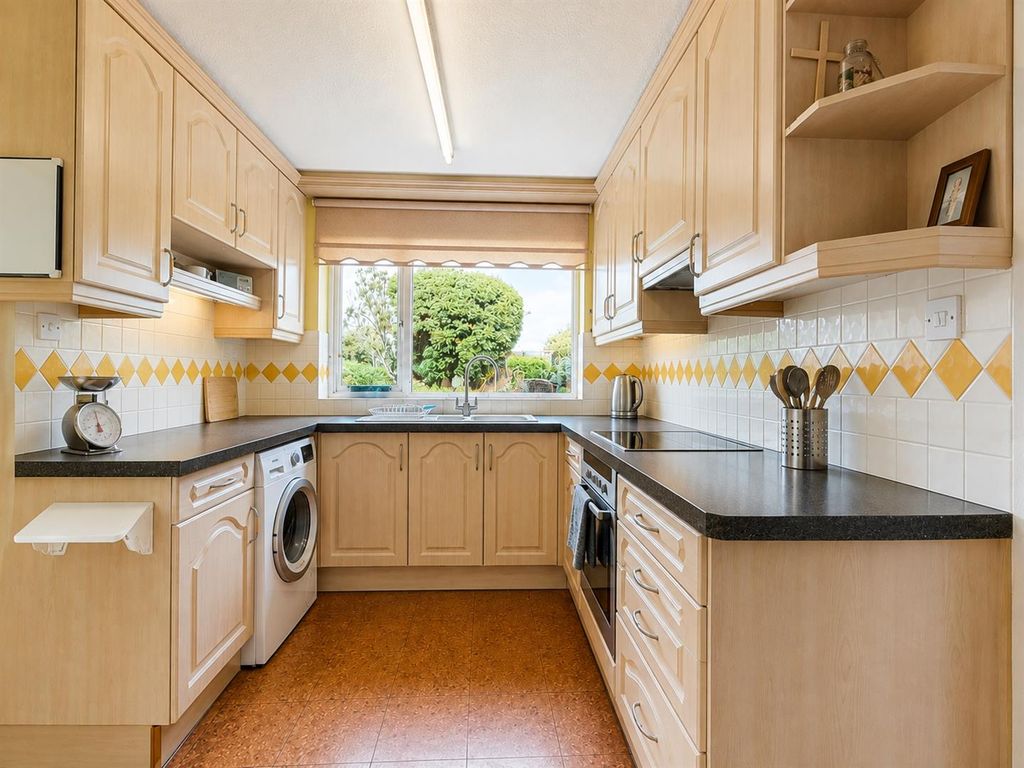 Property photo 3 of 13 Kitchen
