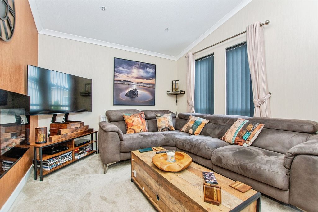 Property photo 3 of 20