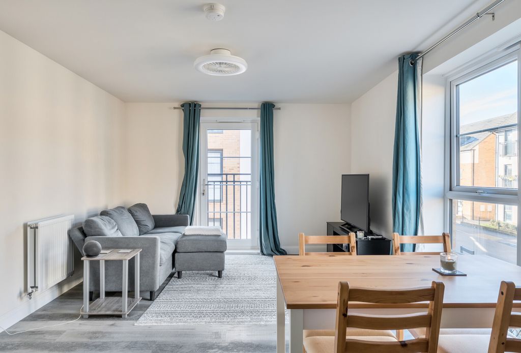 Property photo 2 of 10 1383264-10-692040...