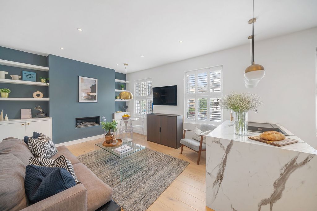 Property photo 2 of 24