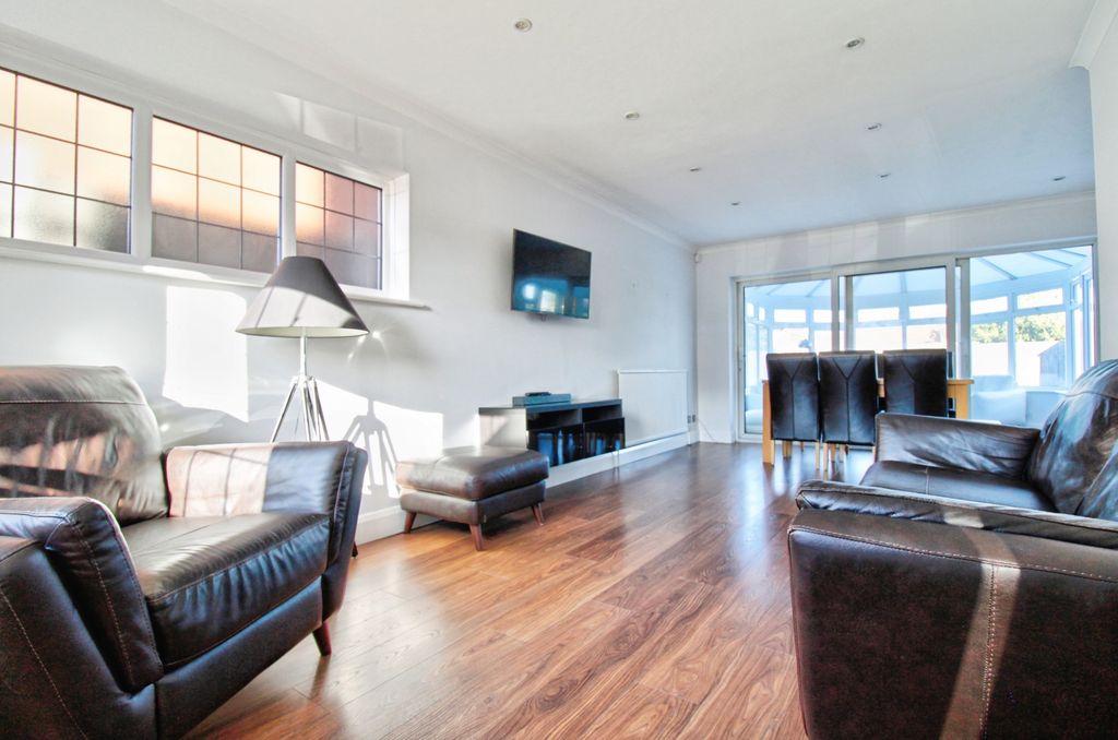 Property photo 2 of 27 28