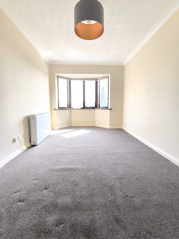 Property photo 2 of 10 Living Room