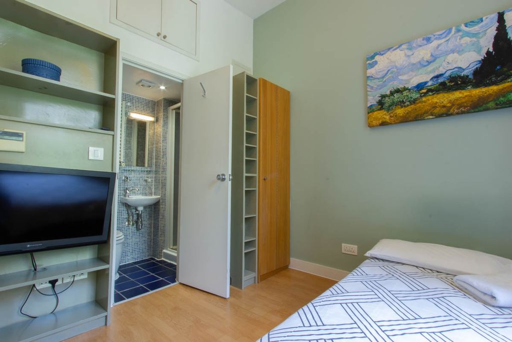 Property photo 2 of 6
