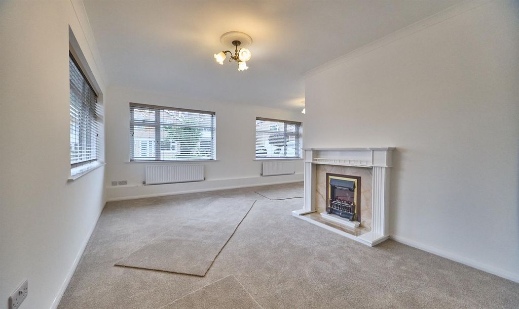 Property photo 2 of 16 Kirfield Drive.Jpg