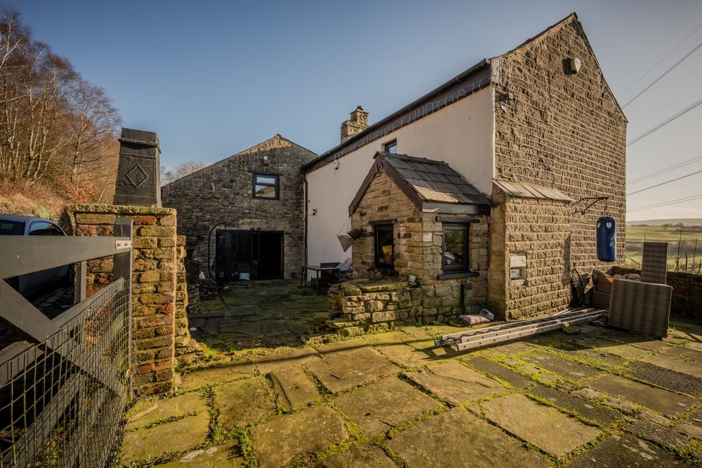 Property photo 1 of 17 Front View