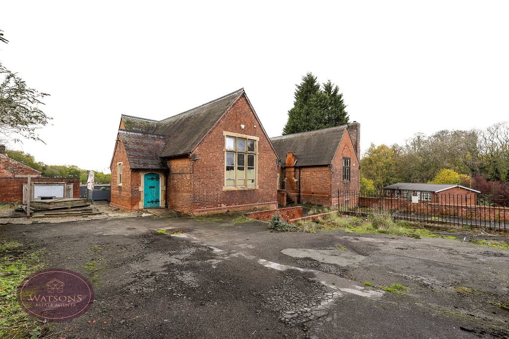 Property photo 2 of 23