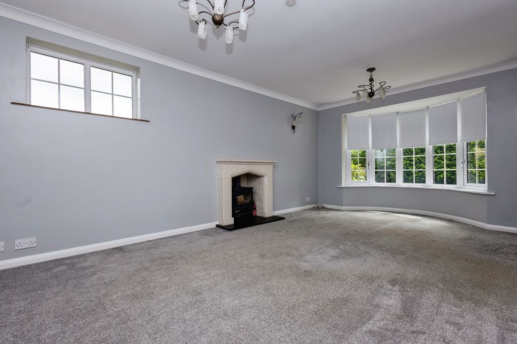 Property photo 2 of 17 Photo