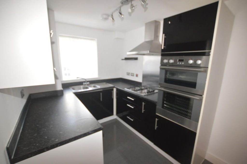 Property photo 2 of 15 Dsc_0006 (Medium).Jpg