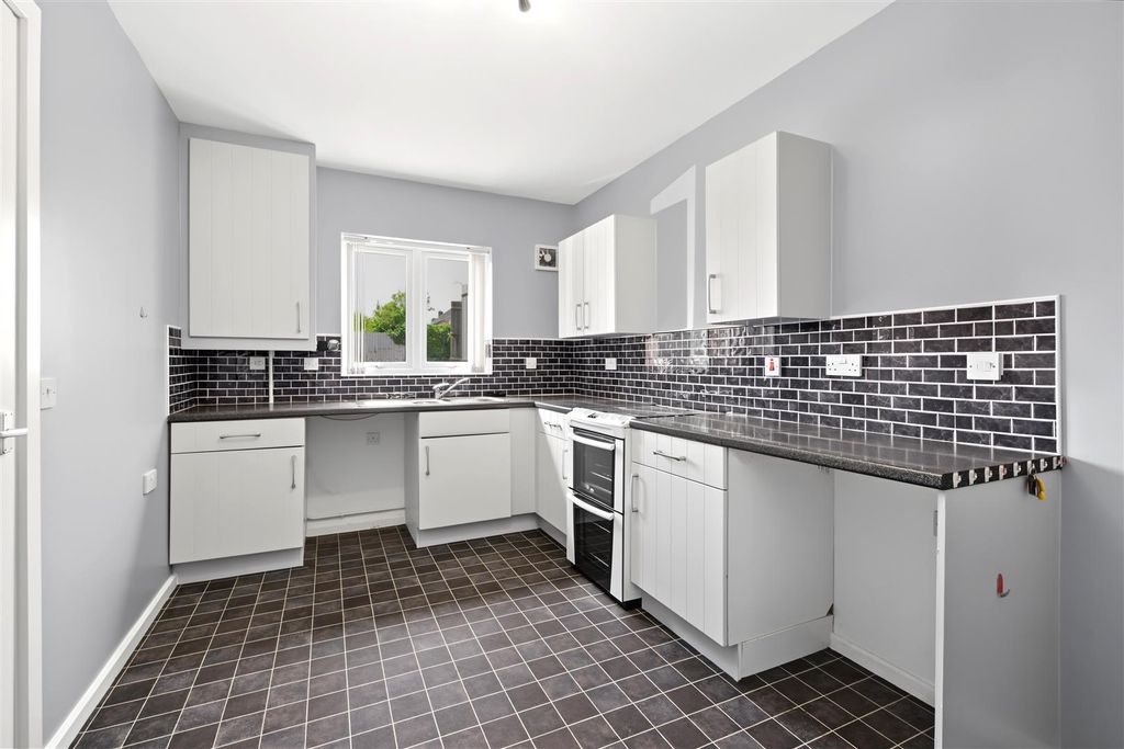 Property photo 2 of 11 Kitchen_1.Jpeg