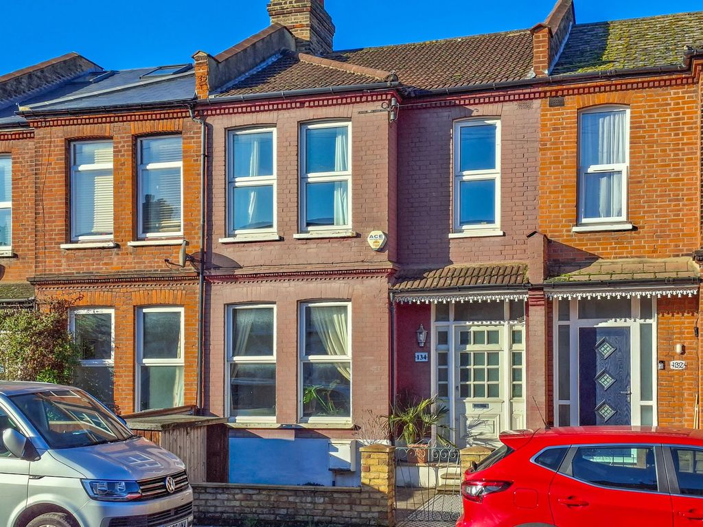 Property photo 2 of 18