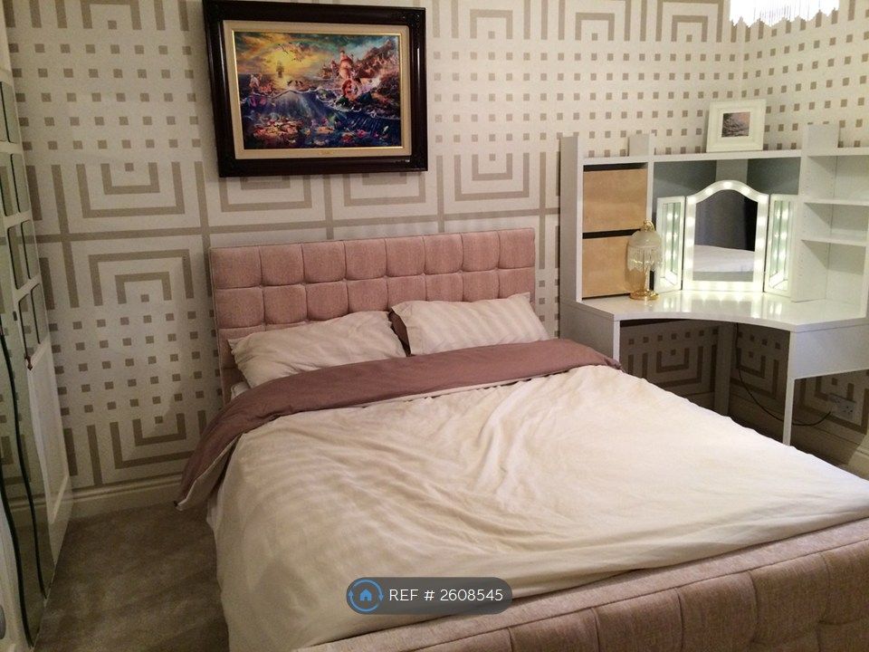 Property photo 3 of 11 Bedroom 1