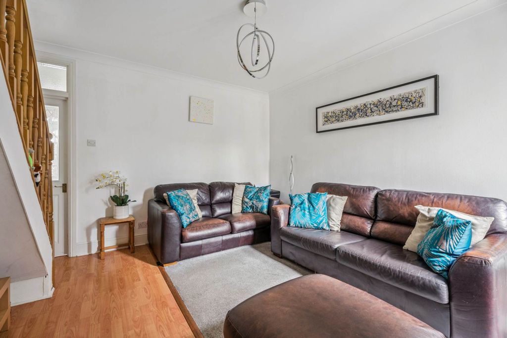 Property photo 3 of 14