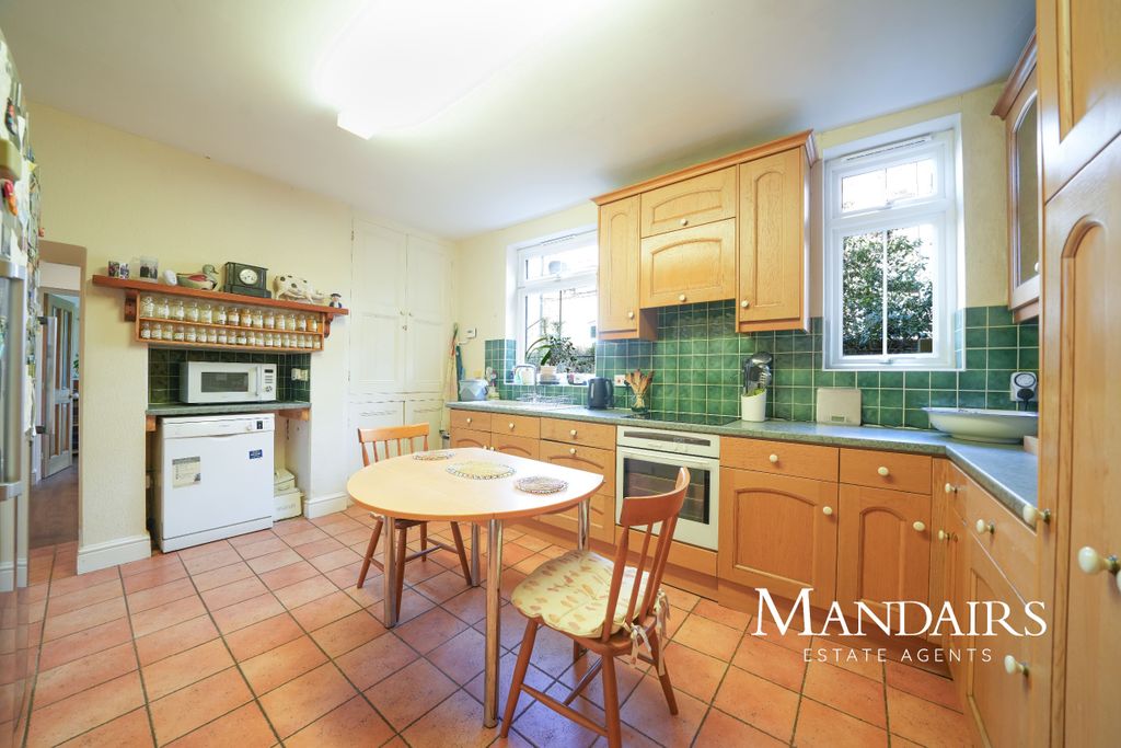 Property photo 3 of 42