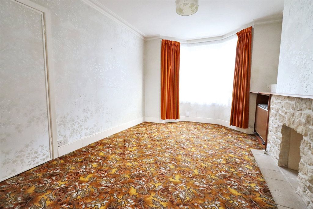 Property photo 2 of 17 Picture No. 01