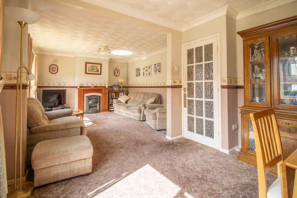 Property photo 3 of 18 5038173