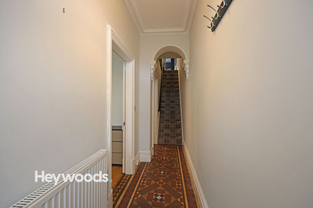 Property photo 2 of 42