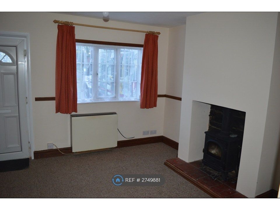 Property photo 3 of 13 Lounge