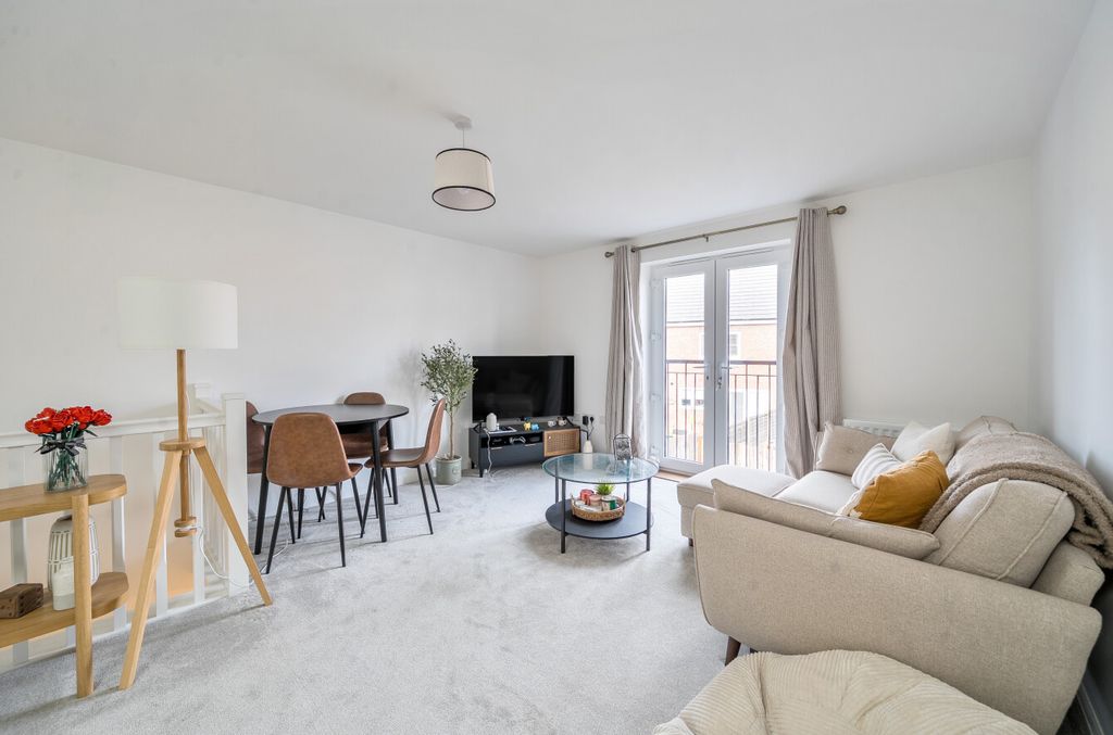 Property photo 3 of 15 1409774-12-698c87...