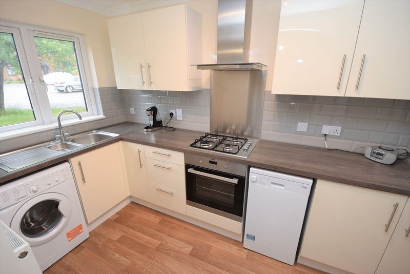 Property photo 1 of 12 Photo 9