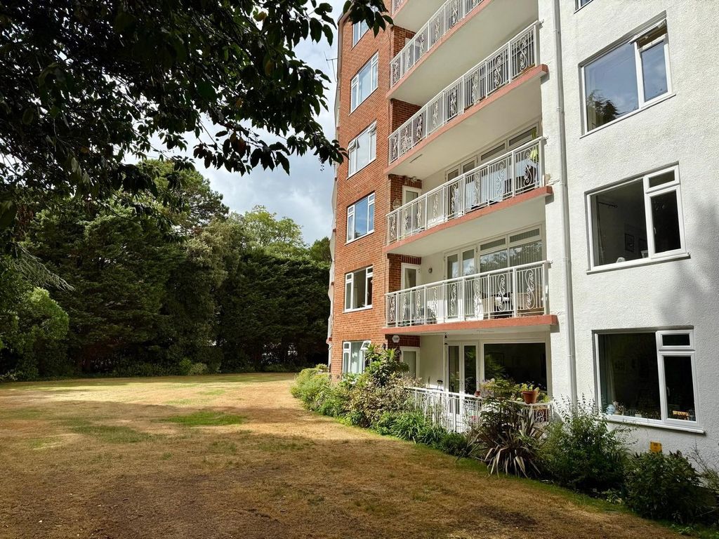 Property photo 2 of 26
