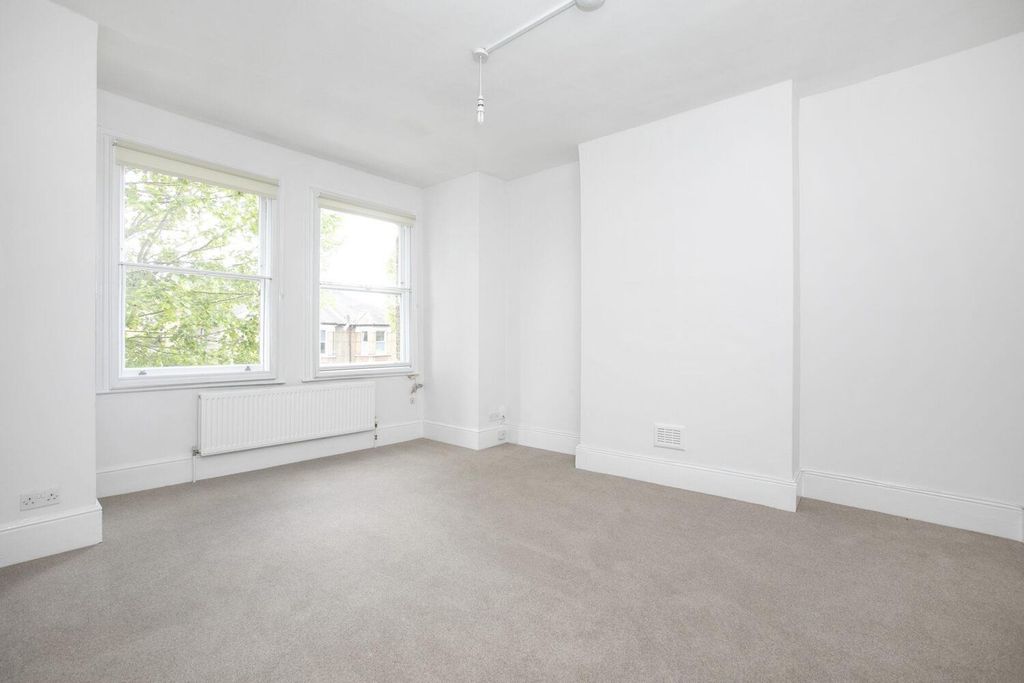 Property photo 3 of 9 3.Jpg