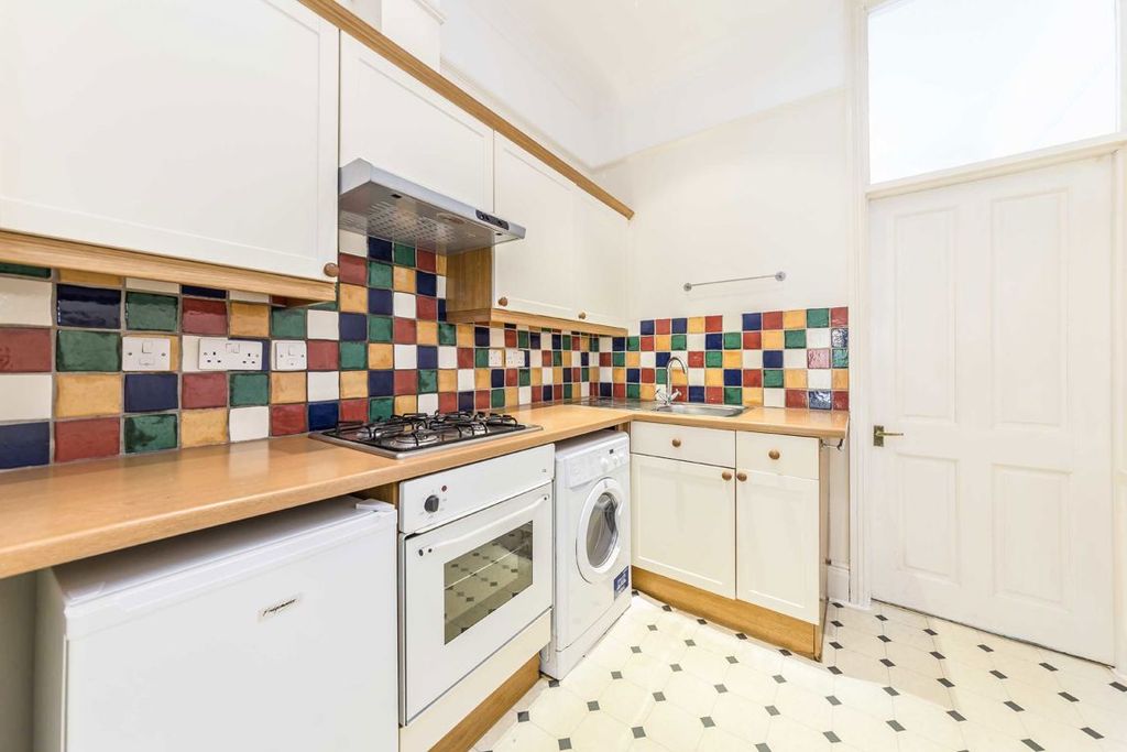 Property photo 3 of 6