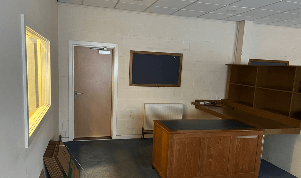 Property photo 3 of 8 Gallery