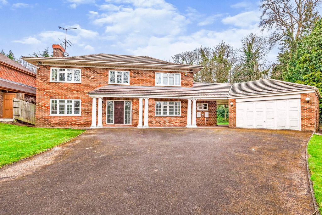 Property photo 1 of 13 Front