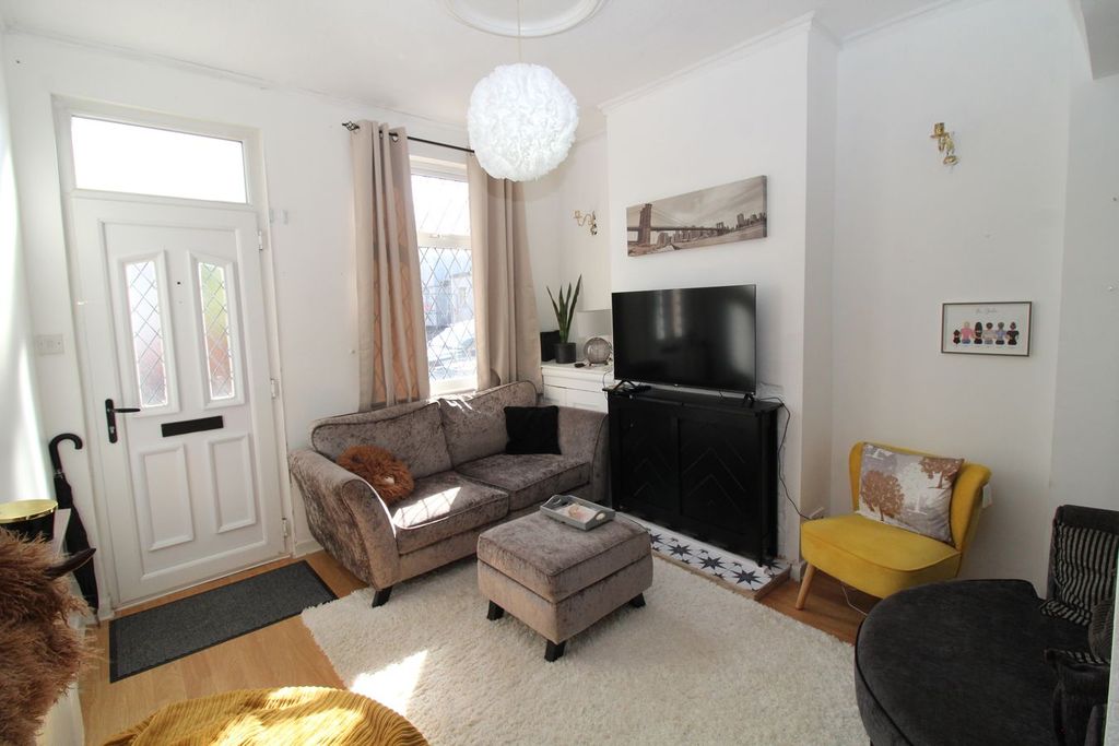 Property photo 3 of 12