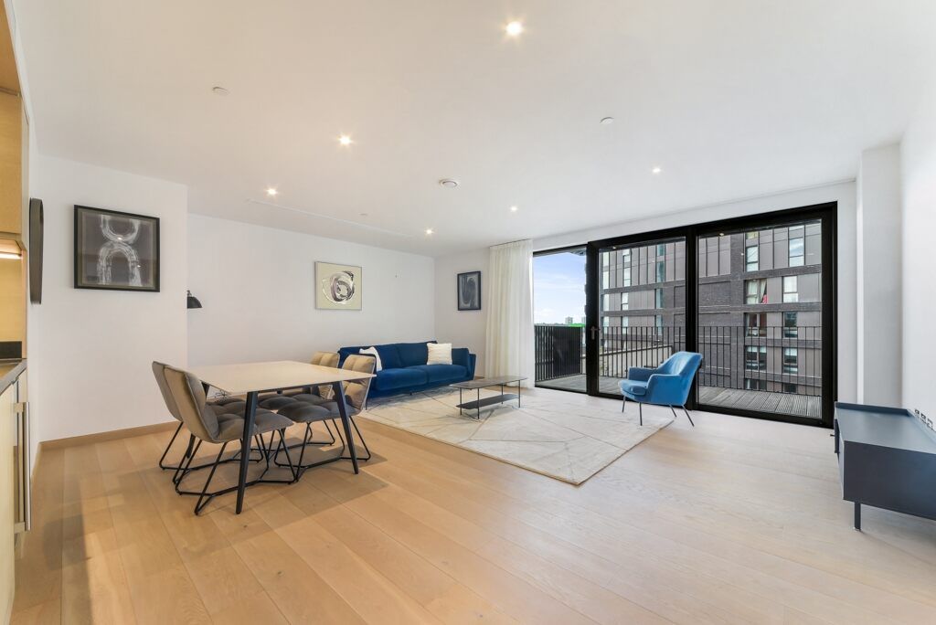 Property photo 3 of 14 Legacy Building, ...