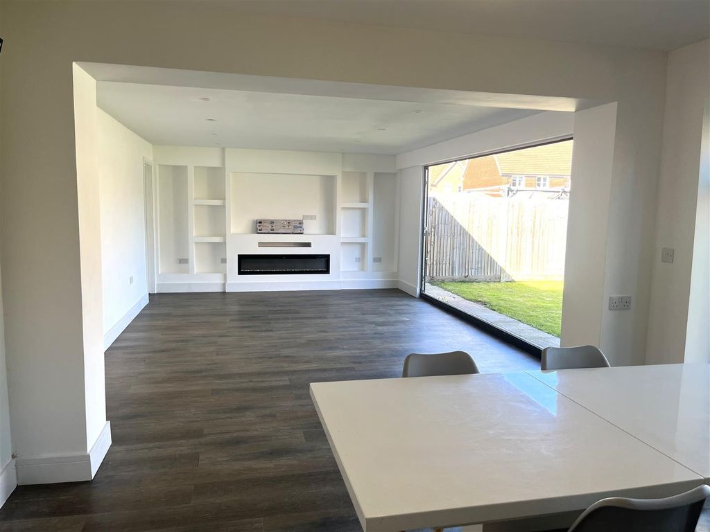 Property photo 3 of 11 Kitchen Diner 2.Jpg