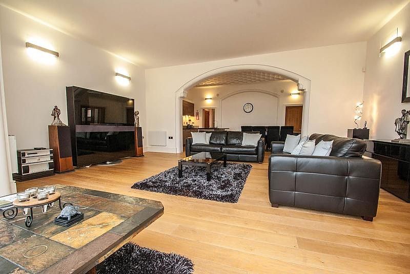 Property photo 2 of 13 Lounge View 2