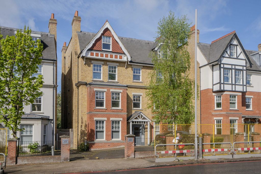 Property photo 1 of 8