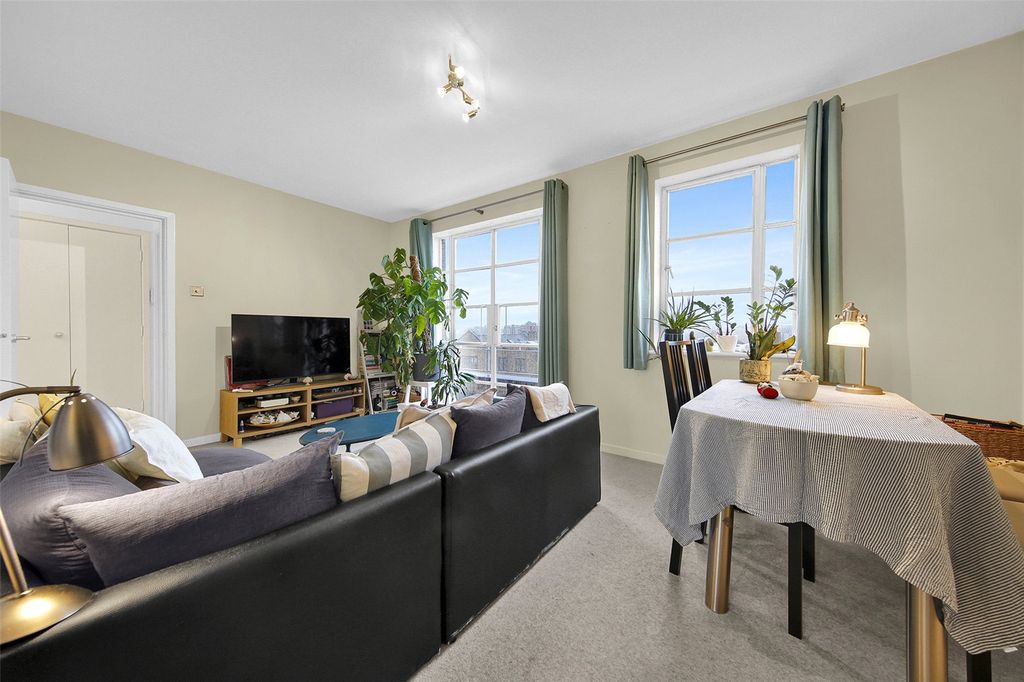 Property photo 3 of 21 Picture No. 43